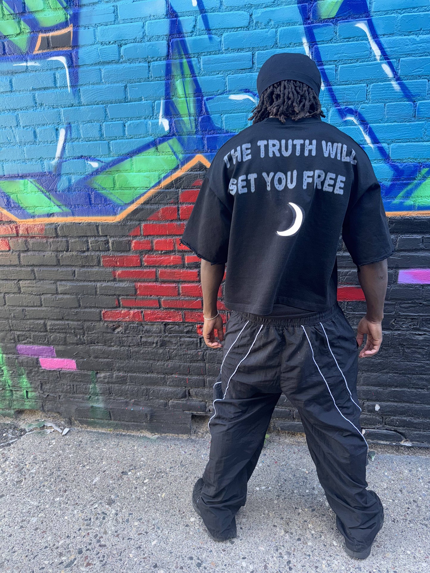 "THE TRUTH WILL SET YOU FREE' T-Shirt *BLACK*